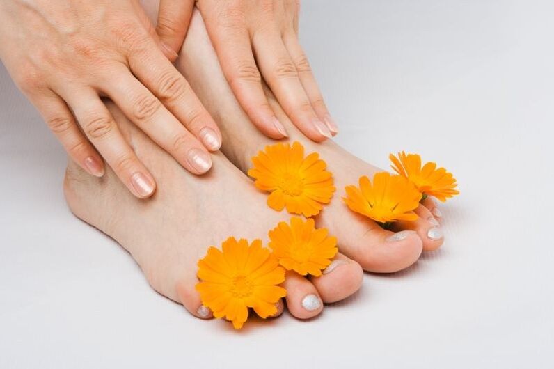 flori de calendula pentru ciuperca unghiilor de la picioare
